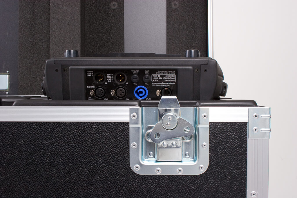 Robe Pointe Amptown Cases GmbH Flightcases from the professional